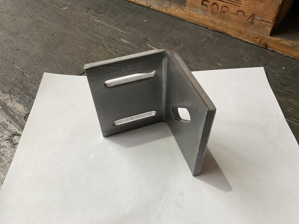 HOEK ZWAAR 80 X 80 100 X 8 (GAL)