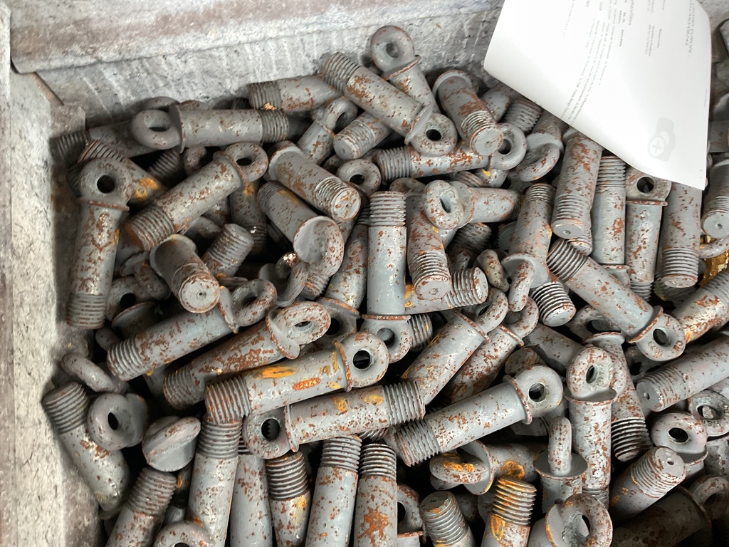 1082640 - SCREW PIN M4075 13 1/2T